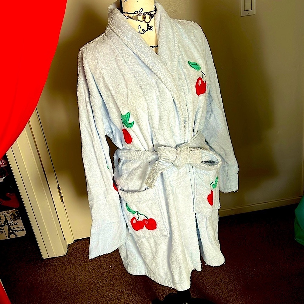 Iconic 80’s Vintage Cherry Terry Robe Size Small. Preowned.